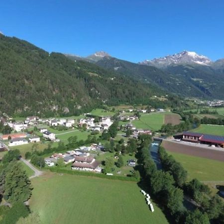 Bungalow Miralago In Camping Cavresc, Via Dal Cavresc 1, 7746 Le Prese-Poschiavo Exterior photo